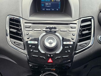 Used Ford Fiesta 2015 for sale - 79324507: Photo