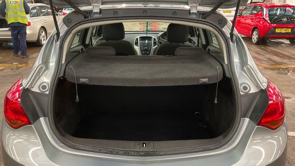 Used Vauxhall Astra 2013 for sale - 77411204: Photo 11
