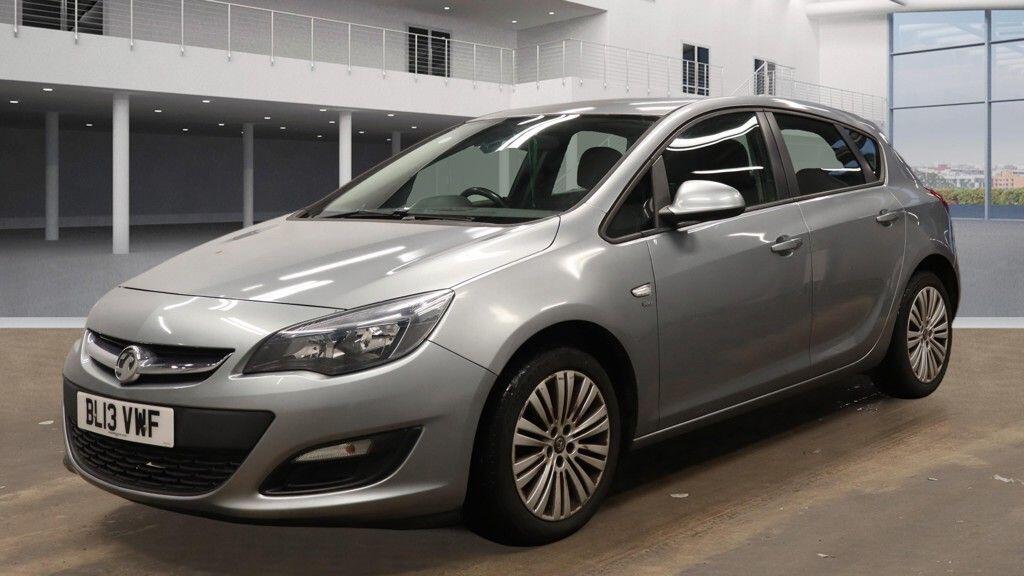 Used Vauxhall Astra 2013 for sale - 77411204: Photo 2