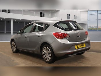 Used Vauxhall Astra 2013 for sale - 77411204: Photo