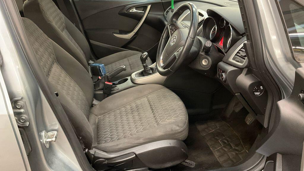 Used Vauxhall Astra 2013 for sale - 77411204: Photo 9