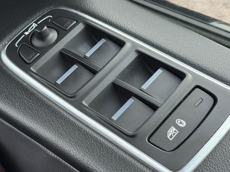 Used Jaguar F-Pace 2016 for sale - 76433005: Photo 40