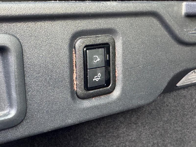 Used Jaguar F-Pace 2016 for sale - 76433005: Photo 64