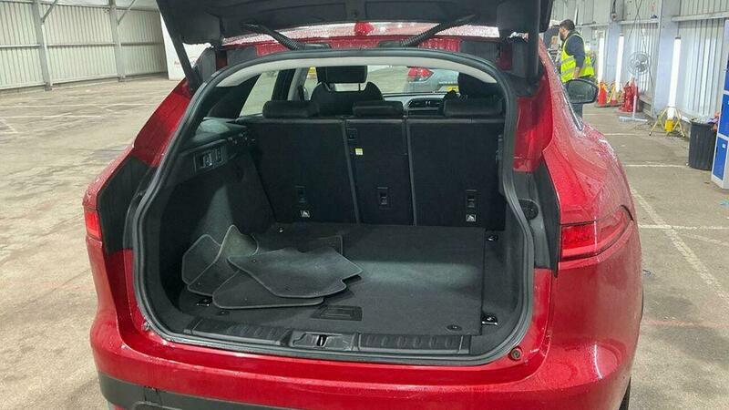 Used Jaguar F-Pace 2016 for sale - 76433005: Photo 8