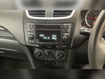 Used Suzuki Swift 2012 for sale - 78347288: Photo