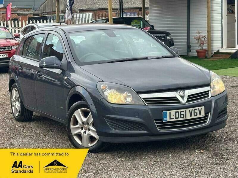 Used Vauxhall Astra 2011 for sale - 76370298: Photo 1