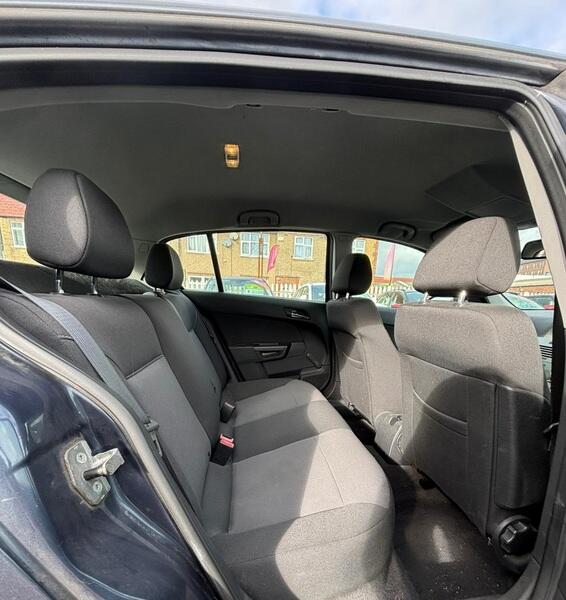Used Vauxhall Astra 2011 for sale - 76370298: Photo 25