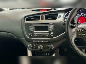 Used Kia Ceed 2014 for sale - 78999240: Photo