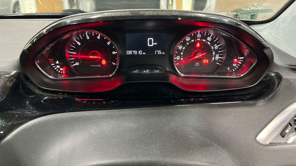 Used Peugeot 208 2015 for sale - 77074430: Photo 11