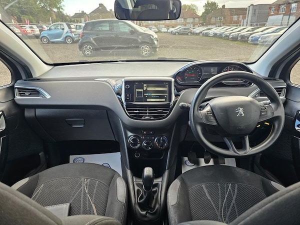 Used Peugeot 208 2014 for sale - 74554190: Photo 14