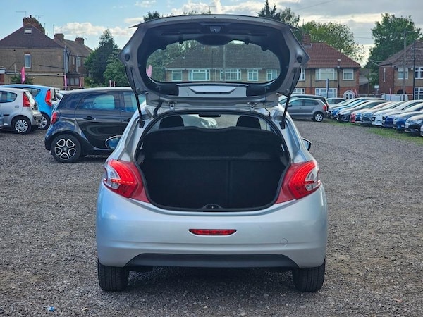 Used Peugeot 208 2014 for sale - 74554190: Photo 26