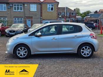 Used Peugeot 208 2014 for sale - 74554190: Photo