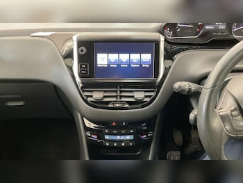 Used Peugeot 208 2014 for sale - 78307404: Photo