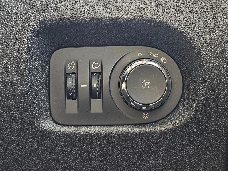 Used Vauxhall Corsa 2012 for sale - 77637569: Photo 22