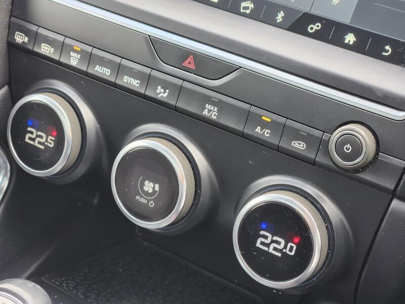 Used Jaguar E-Pace 2017 for sale - 76361086: Photo 27