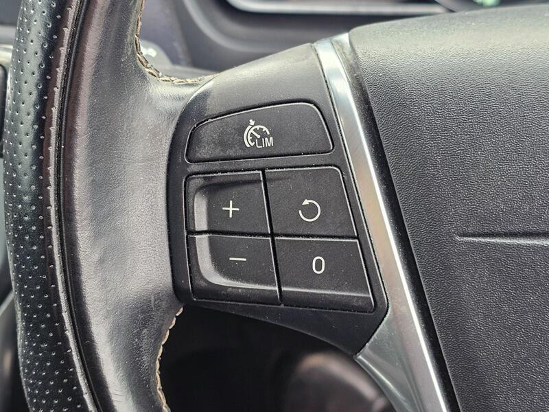 Used Volvo V40 2014 for sale - 76043341: Photo 19