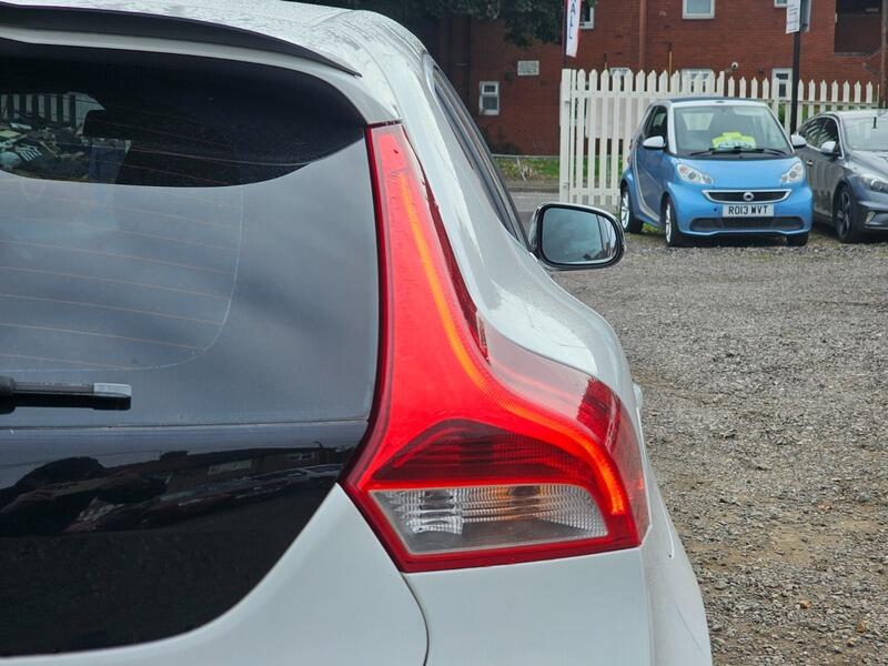 Used Volvo V40 2014 for sale - 76043341: Photo 26