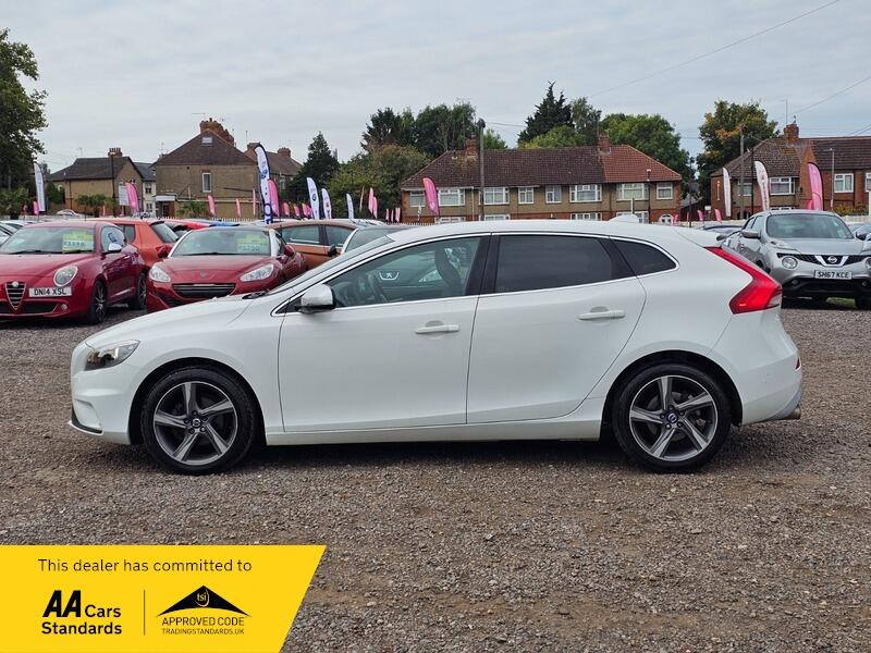 Used Volvo V40 2014 for sale - 76043341: Photo 4