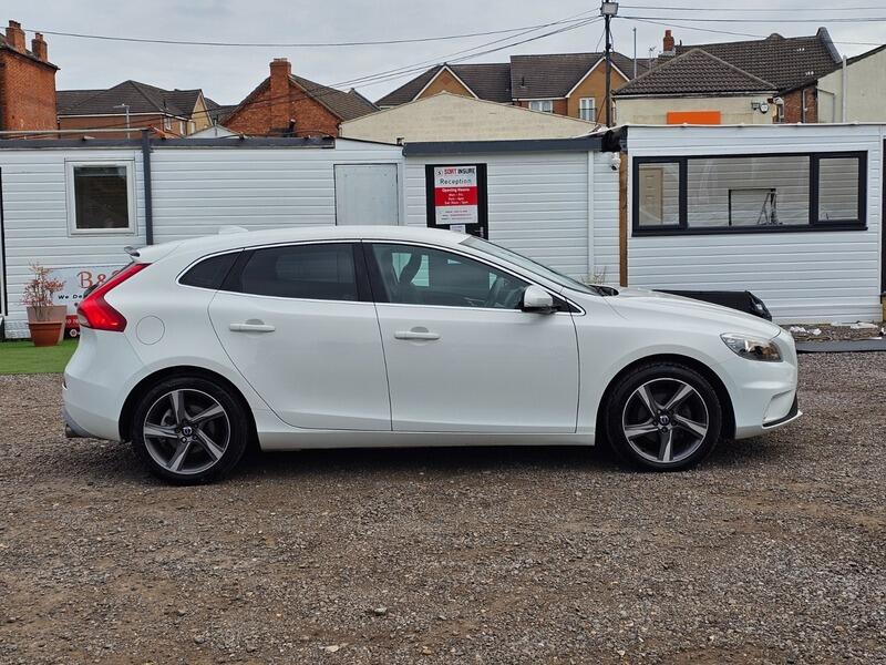 Used Volvo V40 2014 for sale - 76043341: Photo 8