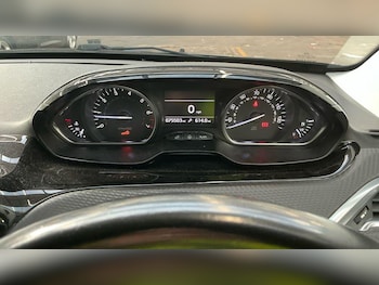 Used Peugeot 2008 2017 for sale - 78481162: Photo