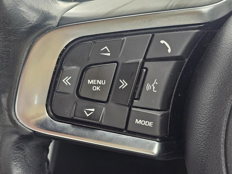 Used Jaguar XE 2016 for sale - 76729074: Photo 24