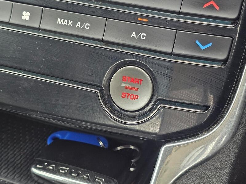 Used Jaguar XE 2016 for sale - 76729074: Photo 27