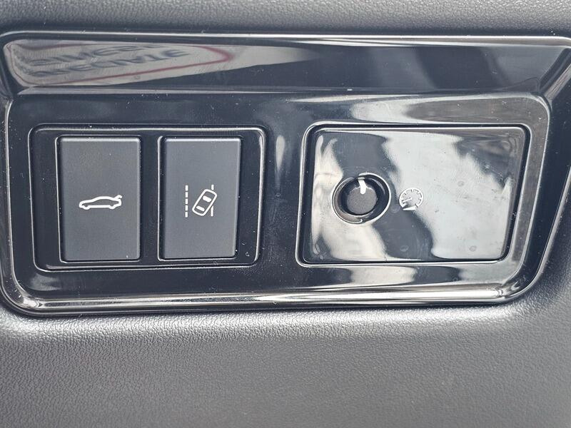 Used Jaguar XE 2016 for sale - 76729074: Photo 32