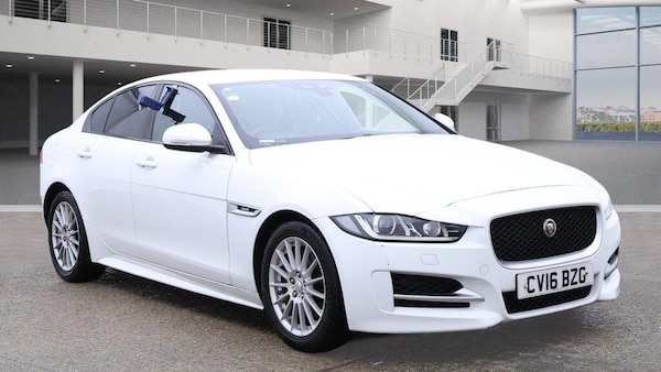Used Jaguar XE 2016 for sale - 76246573: Photo 1