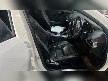 Used Jaguar XE 2016 for sale - 76246573: Photo 4