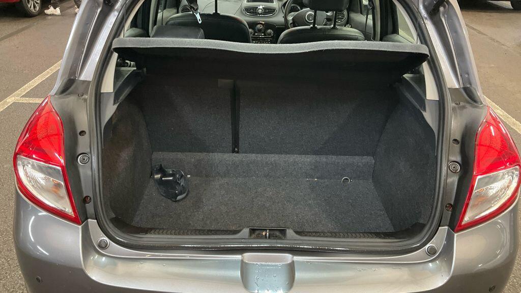 Used Renault Clio for sale - 77215595: Photo 11