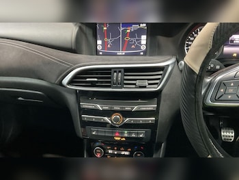 Used Infiniti Q30 2016 for sale - 77242807: Photo