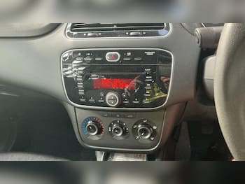 Used Fiat Punto 2016 for sale - 79621937: Photo