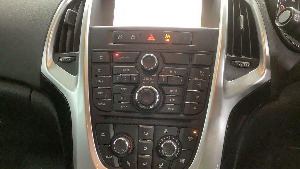 Used Vauxhall Astra for sale - 77242328: Photo 3