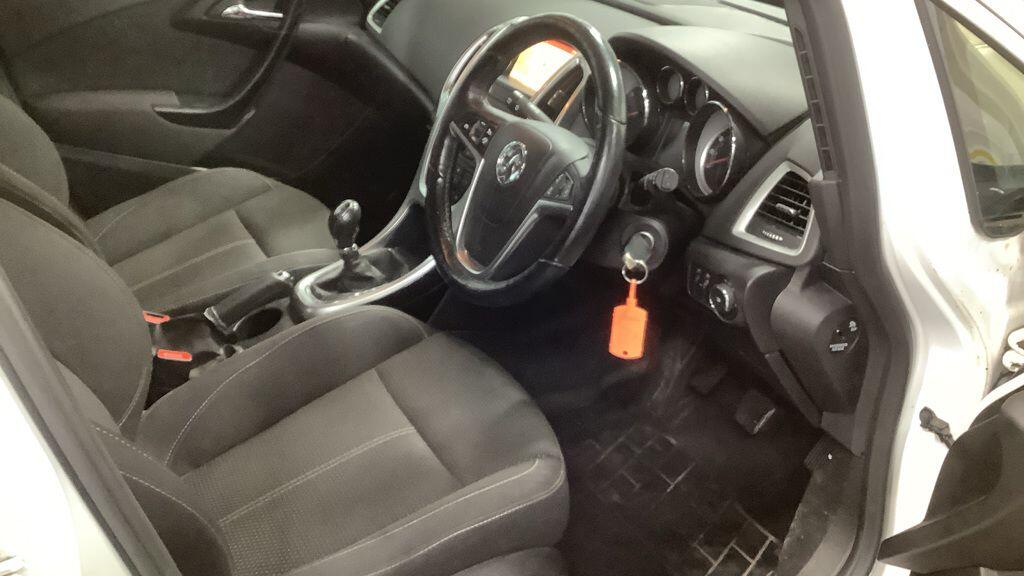 Used Vauxhall Astra for sale - 77242328: Photo 6