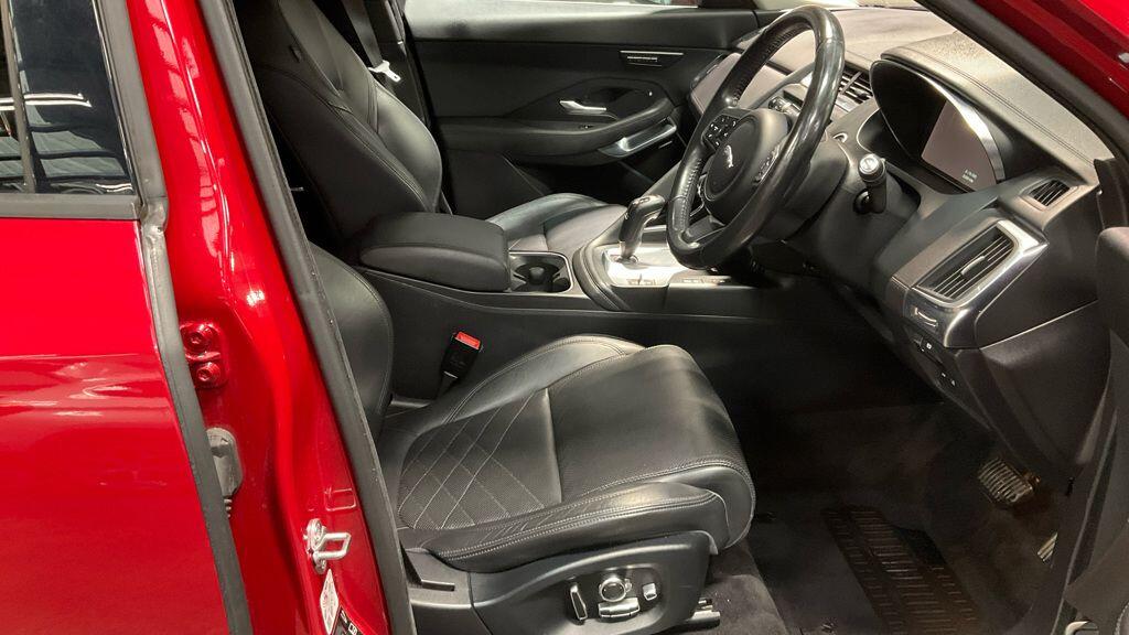 Used Jaguar E-Pace 2018 for sale - 76432621: Photo 4