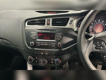 Used Kia Ceed 2013 for sale - 77696015: Photo