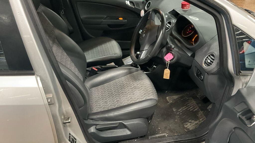 Used Vauxhall Corsa 2011 for sale - 77162967: Photo 3