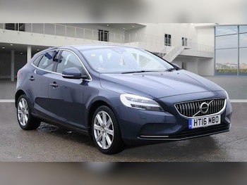 Used Volvo V40 2016 for sale - 76247633: Photo