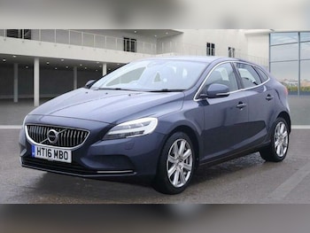 Used Volvo V40 2016 for sale - 76247633: Photo