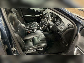 Used Volvo V40 2016 for sale - 76247633: Photo