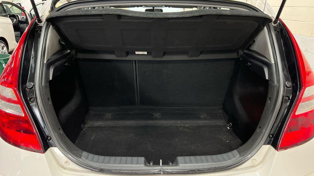 Used Hyundai i30 2011 for sale - 77345305: Photo 16