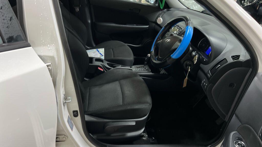 Used Hyundai i30 2011 for sale - 77345305: Photo 4