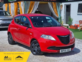Used Chrysler Ypsilon 2014 for sale - 78752579: Photo
