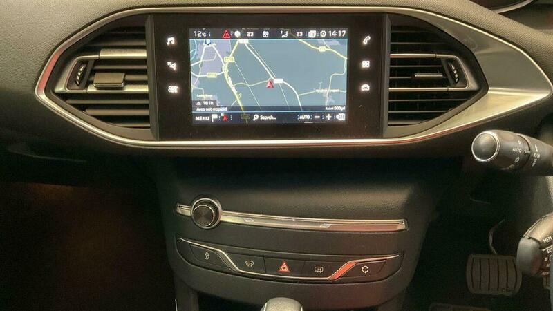 Used Peugeot 308 2017 for sale - 77400672: Photo 3