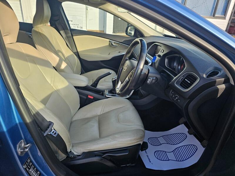 Used Volvo V40 2015 for sale - 77469025: Photo 10