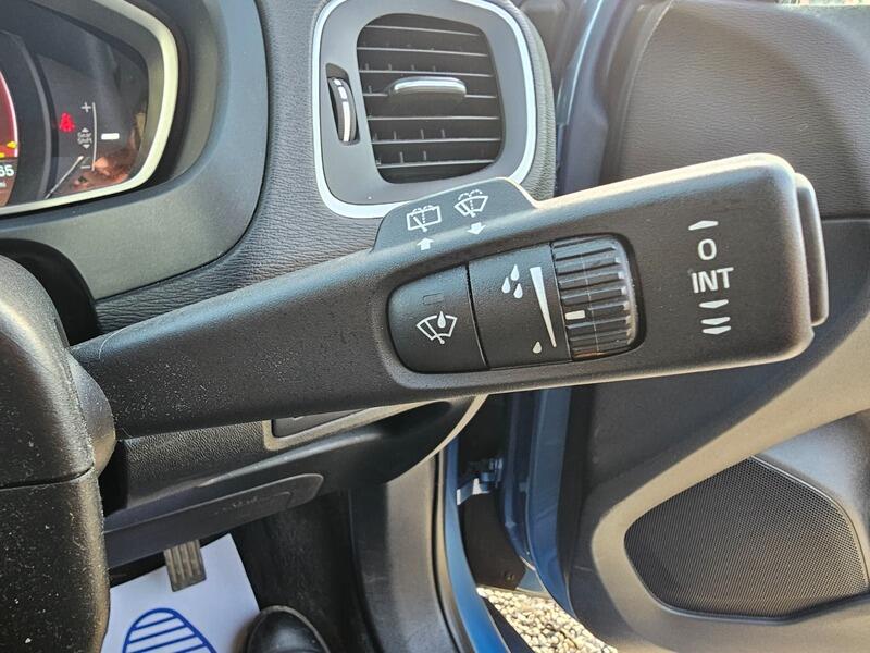 Used Volvo V40 2015 for sale - 77469025: Photo 24