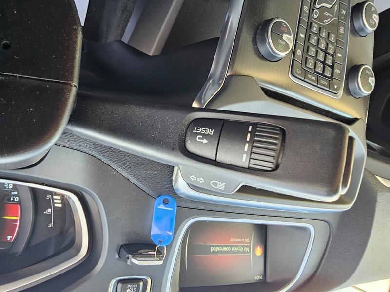 Used Volvo V40 2015 for sale - 77469025: Photo 25