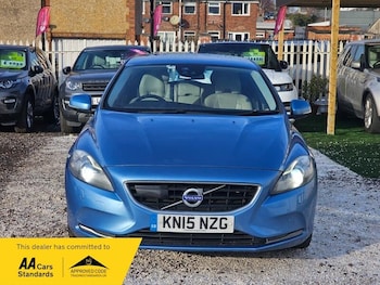 Used Volvo V40 2015 for sale - 77469025: Photo