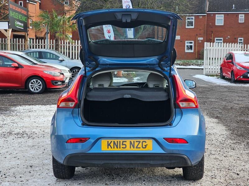 Used Volvo V40 2015 for sale - 77469025: Photo 9