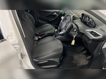 Used Peugeot 208 2017 for sale - 76425808: Photo